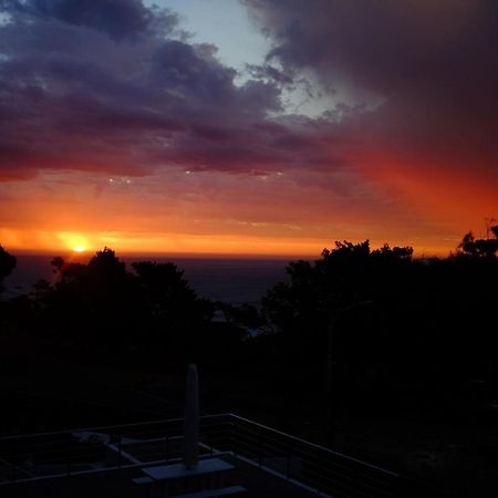 Bright Camps Bay Loft With Stunning Views And Shared Pool Apartment Cape Town Ngoại thất bức ảnh