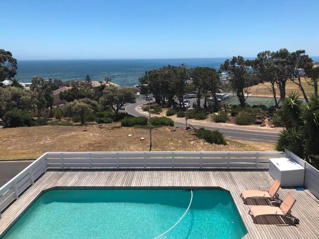 Bright Camps Bay Loft With Stunning Views And Shared Pool Apartment Cape Town Ngoại thất bức ảnh