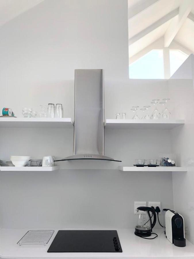 Bright Camps Bay Loft With Stunning Views And Shared Pool Apartment Cape Town Ngoại thất bức ảnh