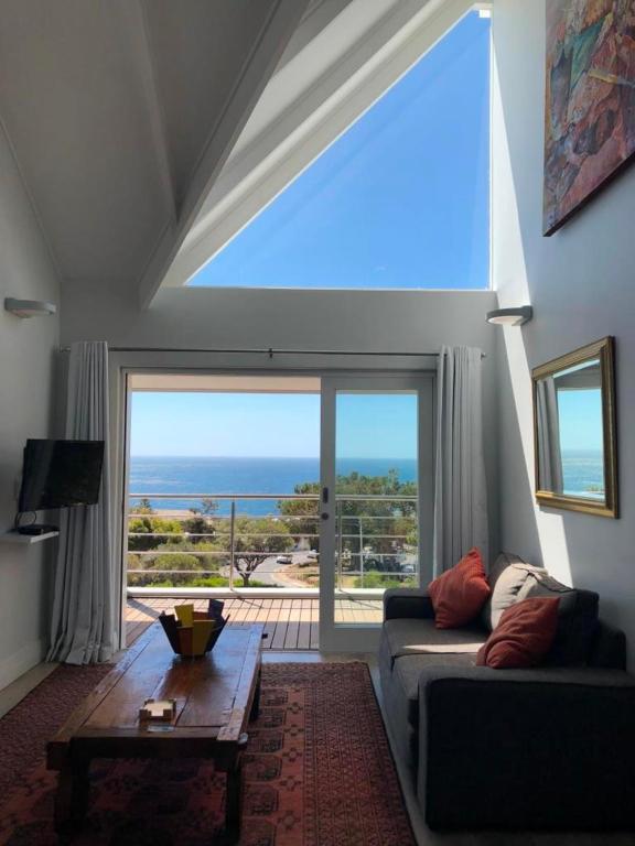Bright Camps Bay Loft With Stunning Views And Shared Pool Apartment Cape Town Ngoại thất bức ảnh