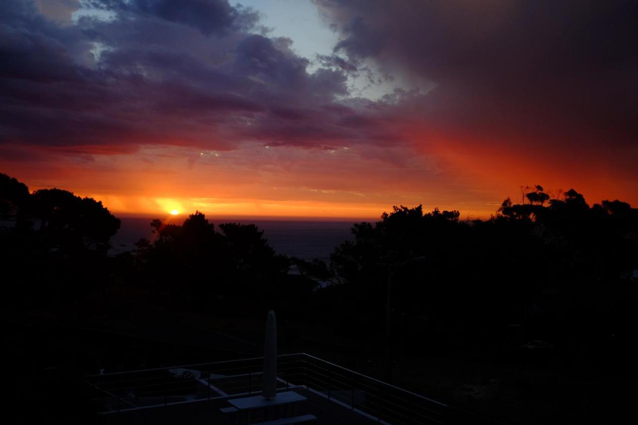 Bright Camps Bay Loft With Stunning Views And Shared Pool Apartment Cape Town Ngoại thất bức ảnh